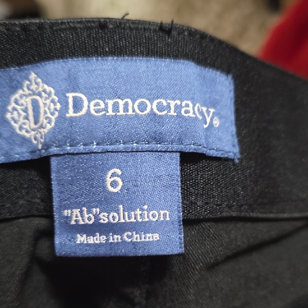 Democracy Black Women's Jeans - Picture 6 of 7
